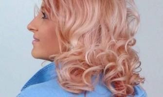 Nekaj modnih namigov za ženske 50 plus!