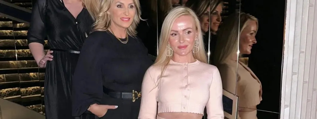Tam, kjer ženske stojimo druga ob drugi Tam, kjer ženske stojimo druga ob drugi