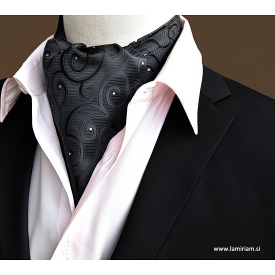 Moška ruta-kravata Ascot Luks črna MRA100 - Ascot rute, kravate in moški modni dodatki za elegantni videz. Kakovostni materiali, brezčasen slog in popoln detajl za samozavestnega moškega. Moška ruta-kravata Ascot Luks črna MRA100